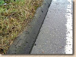 extruded asphalt kerb