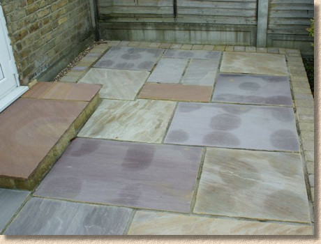 staining of indian sandstone