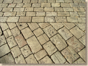 close jointed gritstone setts