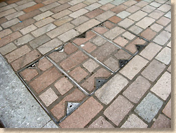 recess tray with granite setts