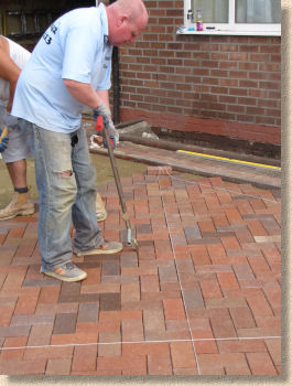 aligning pavers