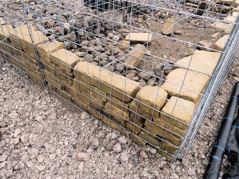 gabions facing fill