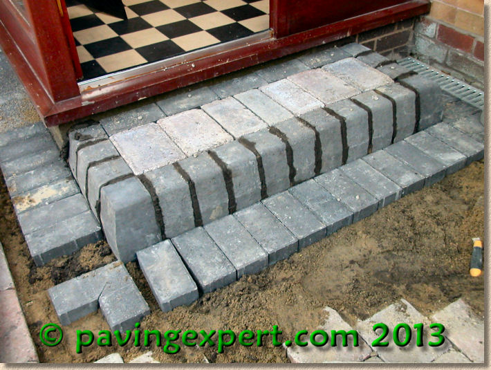 https://www.pavingexpert.com/images/features/step_build_rect_05.jpg