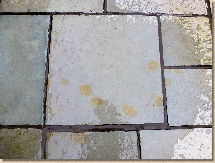 Faq Fixing Acid Stained Flagstones Setts And Other Paving Pavingexpert - How To Remove Rust Stains From Sandstone Patio Furniture