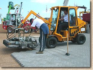 machine laying blocks