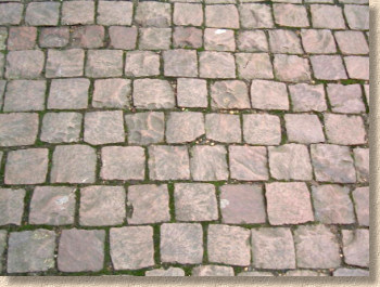 setts at hampton court