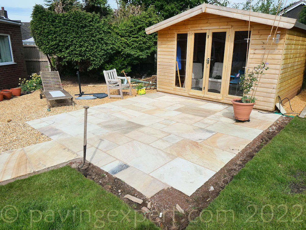 pavestone patio 01