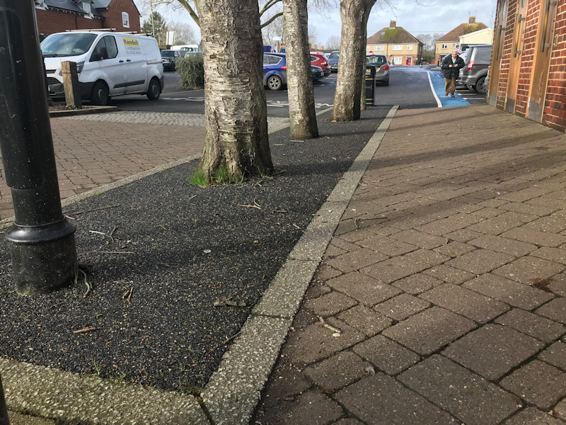 Flexiset around tree trunks