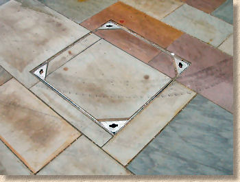 recess tray with stone flags